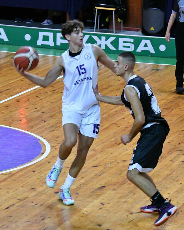 Кристиян Желев е лидер при реализаторите в баскетболното първенство