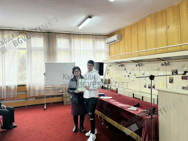 Ученици от Крумовград с презентации за българската история под мотото "Помни миналото,гради бъдещето"