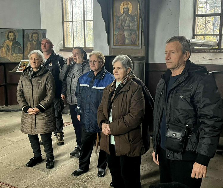 Литургия и водосвет на Никулден в църквата в село Сърница