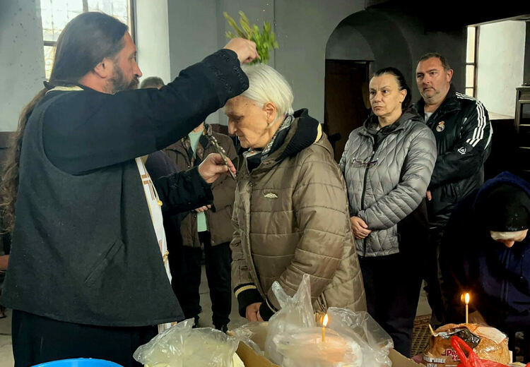 Литургия и водосвет на Никулден в църквата в село Сърница