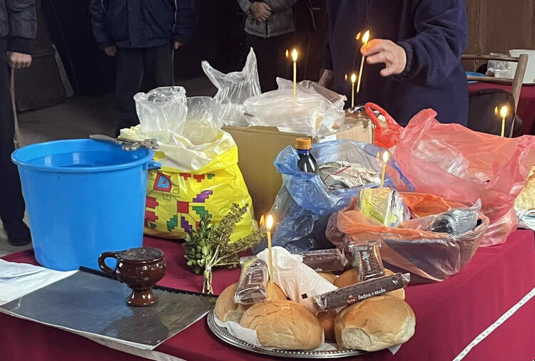 Литургия и водосвет на Никулден в църквата в село Сърница