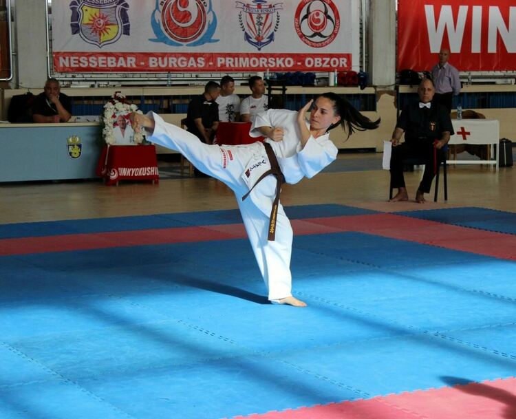 Поредни шест медала за състезателите от СК "Хамон"