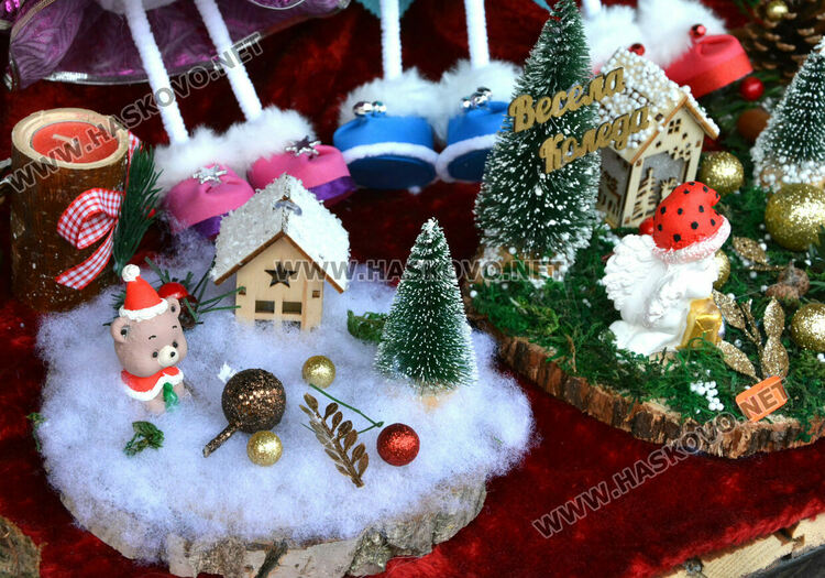 Яйца от кокошки на диета и тава за пияно пиле на базара в центъра на Хасково