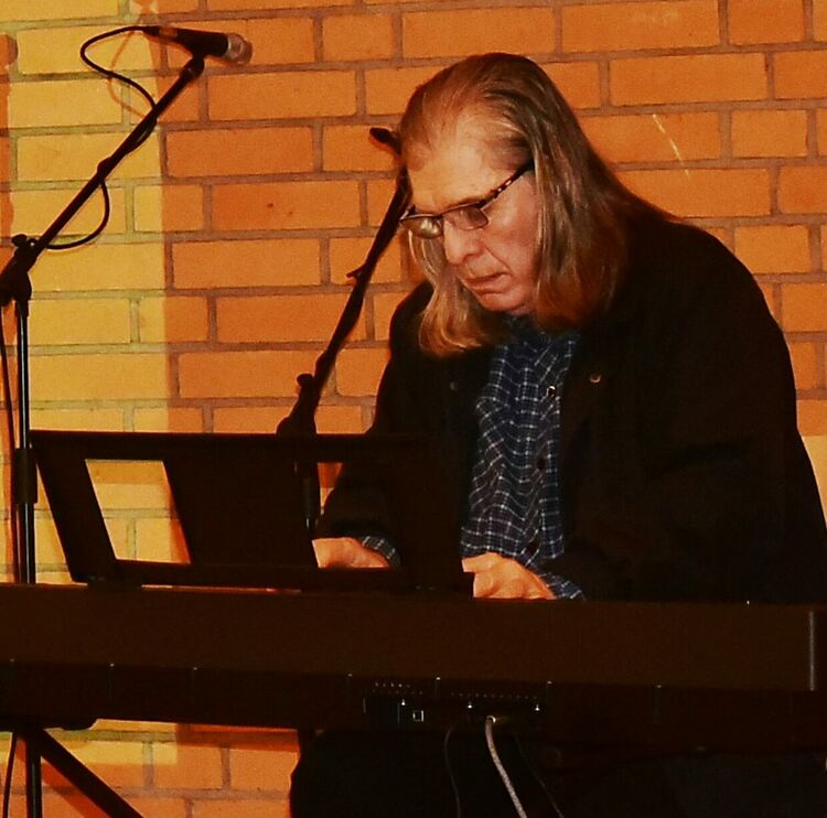 Фестивалът "Коледни звезди" в Мюнхен отличи хасковския творец Драгомир Мирчев