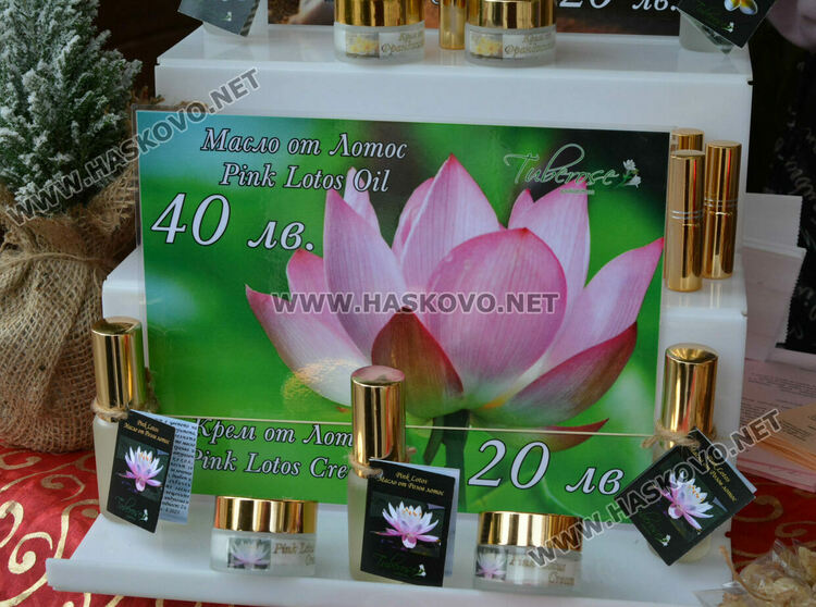 Яйца от кокошки на диета и тава за пияно пиле на базара в центъра на Хасково