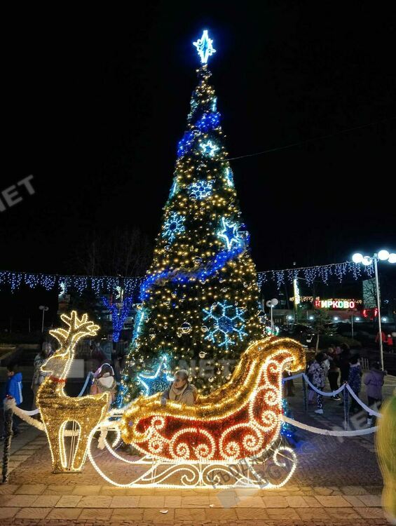 Кирково засия в празнични светлини