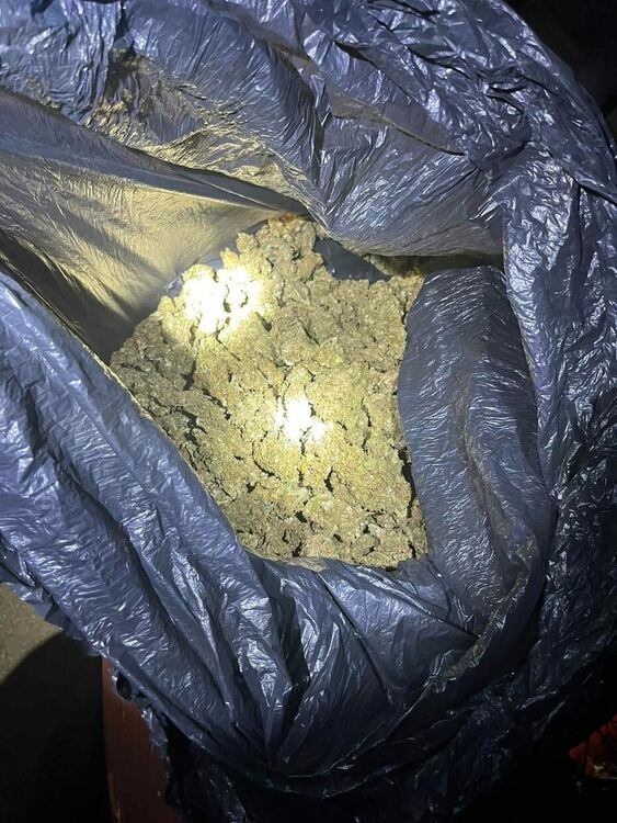 Задържаха двама с чувал марихуана и пико в Хасково и Свиленград