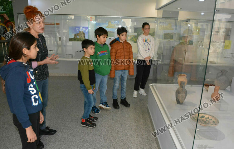 Творческа работилница за керамика се проведе в РИМ - Хасково