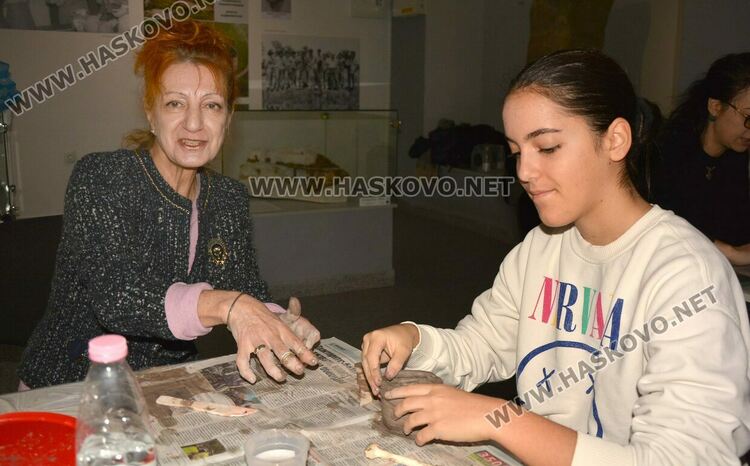 Творческа работилница за керамика се проведе в РИМ - Хасково