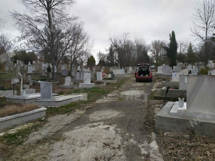 Едва 94 свободни работни места на трудовата борса в Кърджали,  градът закъса за гробари