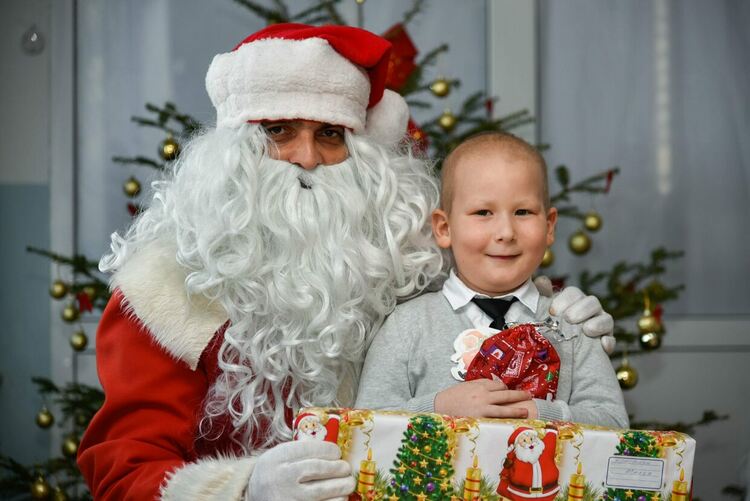 "Споделена Коледа" в Златоград помага на малкия Кристиян