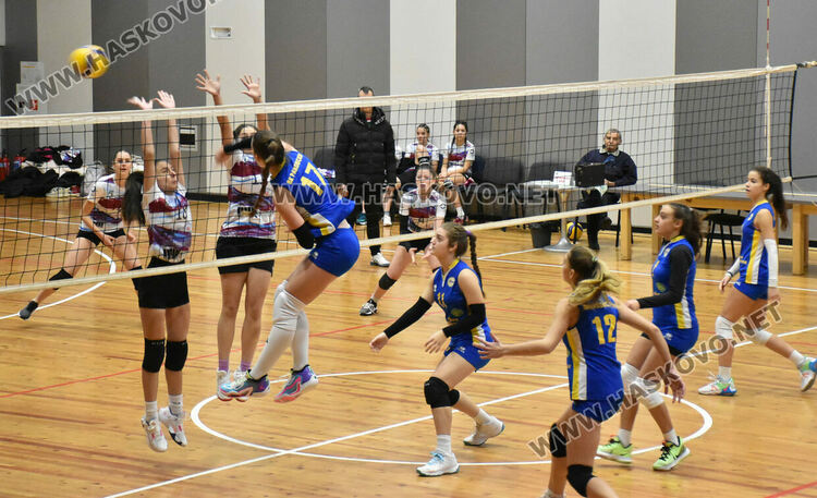 Димитровградските волейболистки с победа срещу Сливен