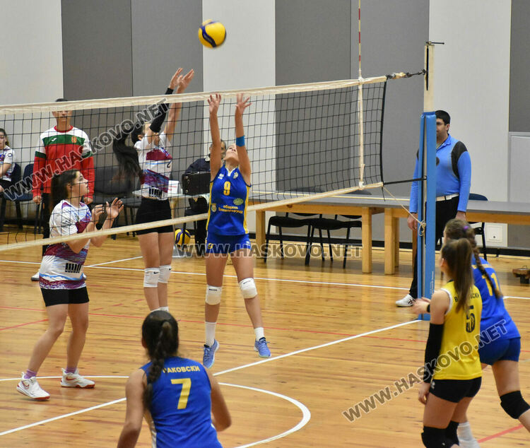 Димитровградските волейболистки с победа срещу Сливен