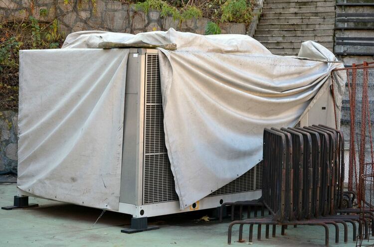   Подготвят за отваряне ледената пързалка в Хасково