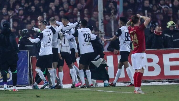 "Лудогорец" срази ЦСКА с гол в продължението на мач със скандален край