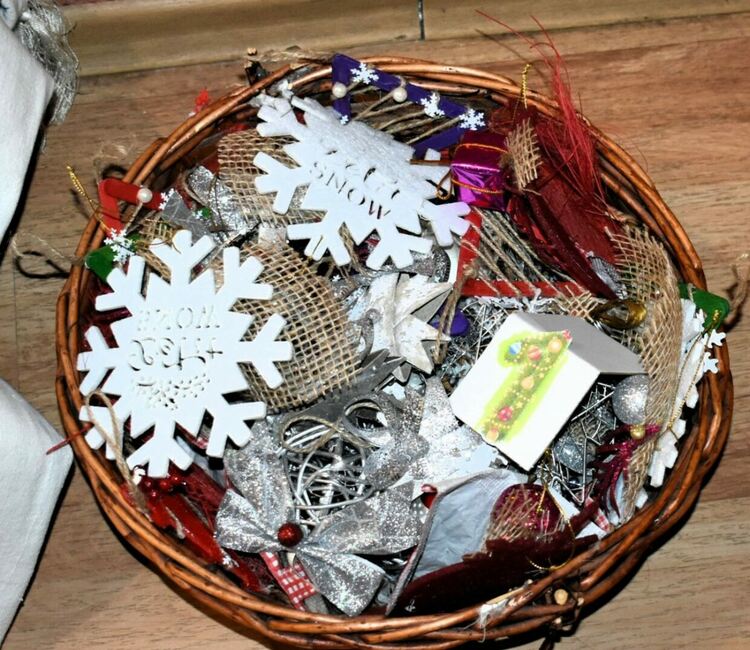 Откриха благотворителен базар на деца с увреждания в Асеновград 