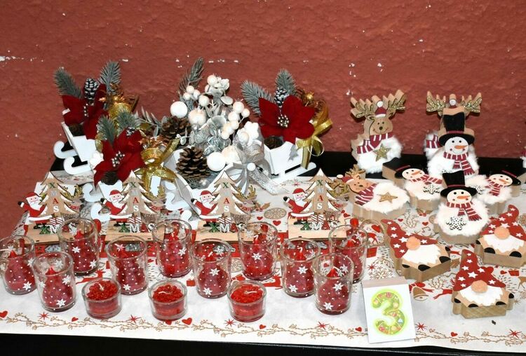 Откриха благотворителен базар на деца с увреждания в Асеновград 