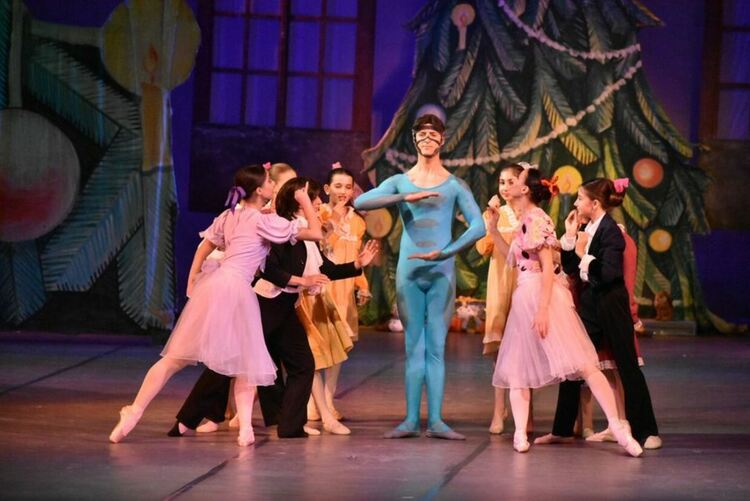 снимки: Държавна опера -Бургас