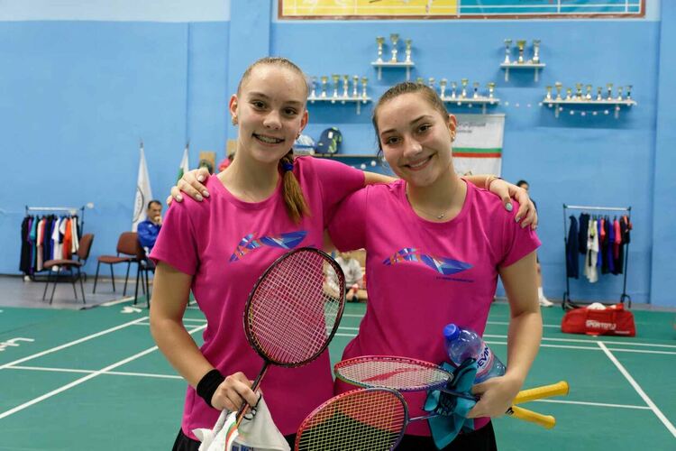 Първомайските състезатели с достойно представяне на Балканиадата по бадминтон