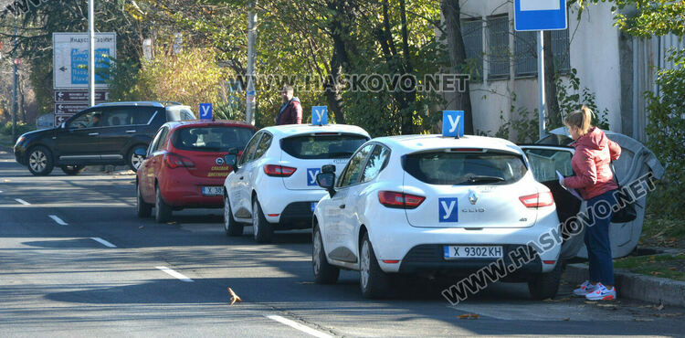 Технически срив в системата за малко не провали изпита на кандидат-шофьорите в цялата страна