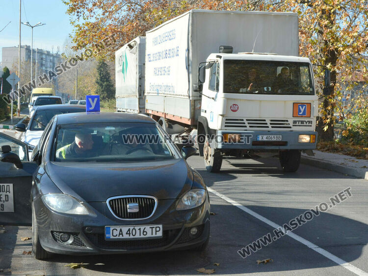 Технически срив в системата за малко не провали изпита на кандидат-шофьорите в цялата страна