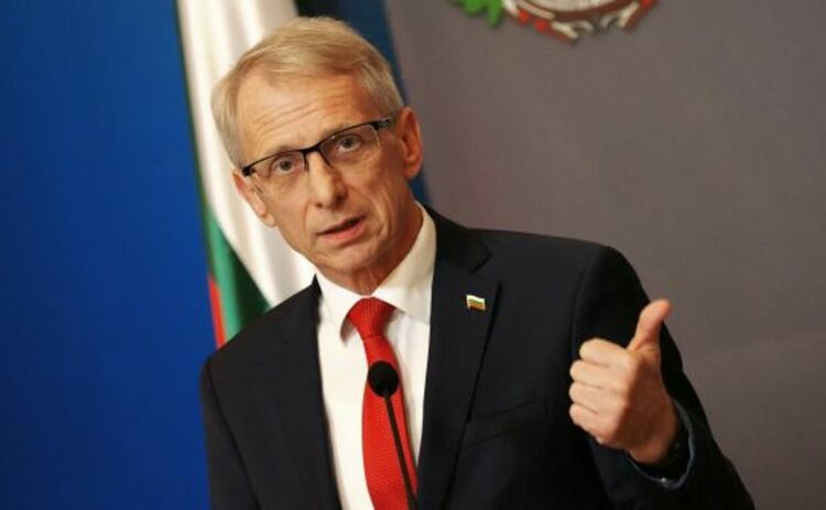 Денков: Правителството работи в изключително враждебна среда, но среща подкрепа от хората
