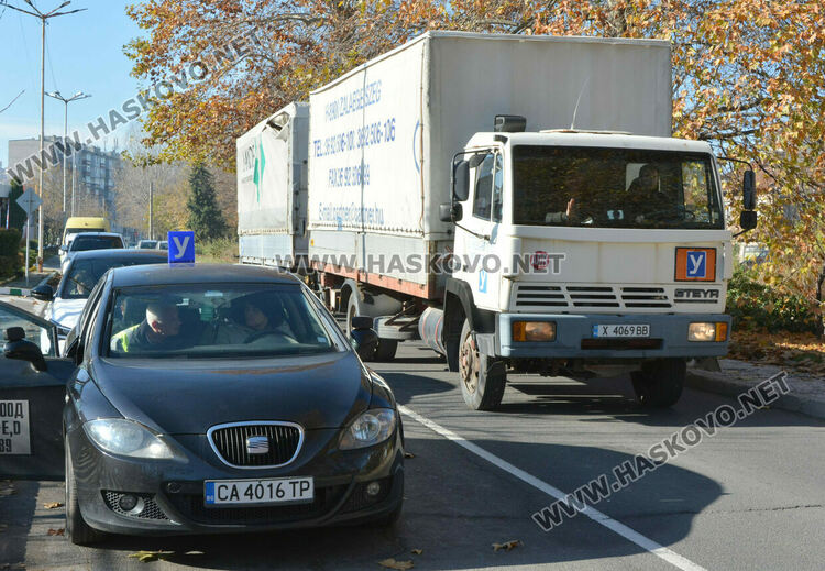 Технически срив в системата за малко не провали изпита на кандидат-шофьорите в цялата страна