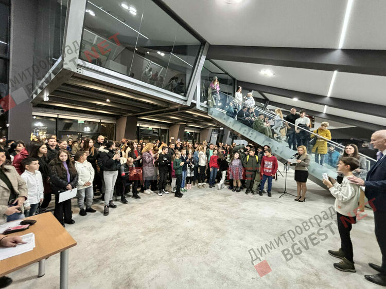 132 деца от Димитровград получиха стипендии за заслуги