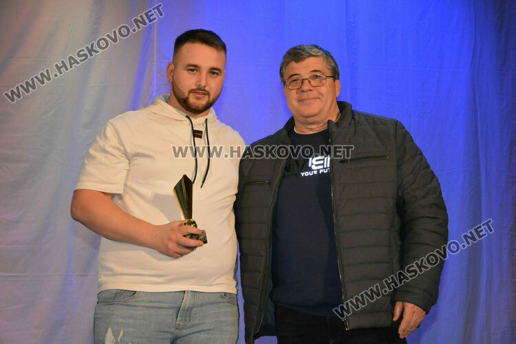 Лекоатлетката Стефанина Захариева е спортист № 1 на Спортно училище „Стефан Караджа“