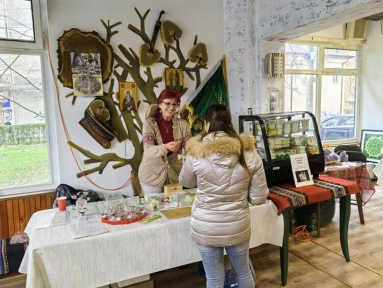 Първото издание на фермерския базар „С вкус на село“ се провежда в Народно читалище „Зуница 2012“