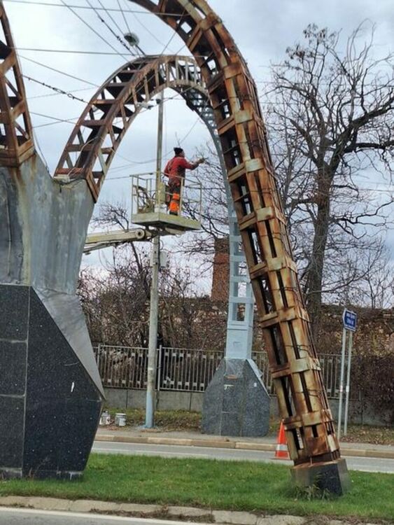 Започна реновиране на Арката в гр. Радомир