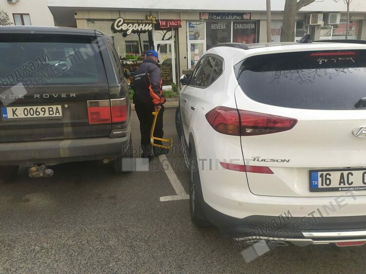 Безплатно ще е паркирането в зоната за почасово паркиране на Кърджали в работните дни между Коледа и Нова година