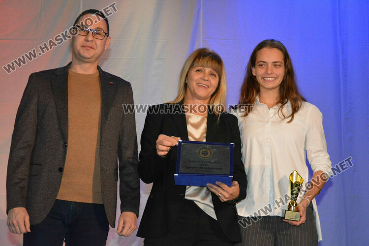 Лекоатлетката Стефанина Захариева е спортист № 1 на Спортно училище „Стефан Караджа“