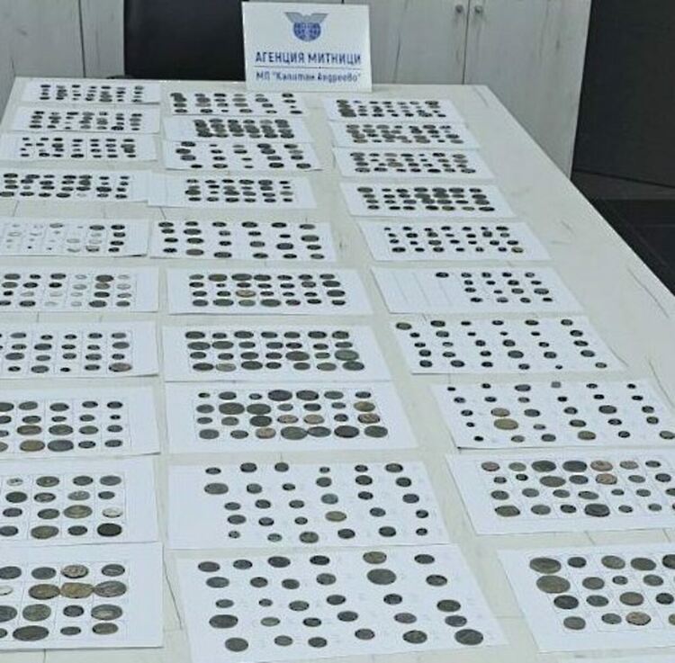  Контрабандни археологически ценности разкриха на границата ни с Турция