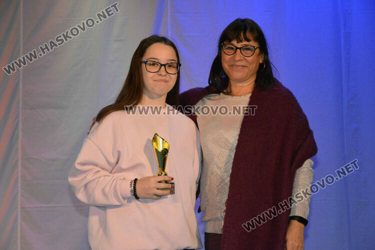 Лекоатлетката Стефанина Захариева е спортист № 1 на Спортно училище „Стефан Караджа“