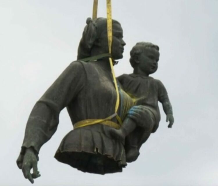 Общински съветници предлагат Паметника на Съветската армия да бъде преместен в Димитровград