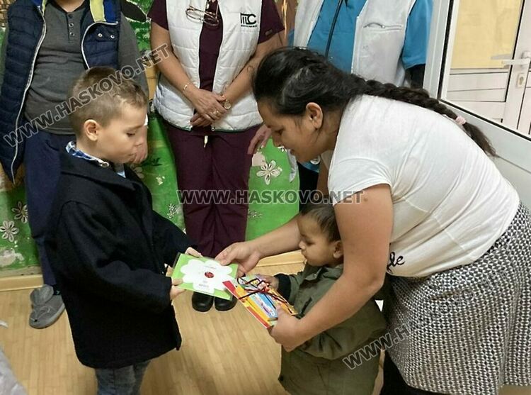 "Маратон на добротата" завладя детското отделение в  болницата в Хасково