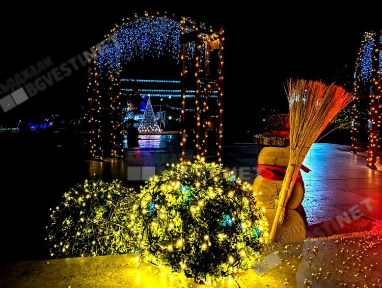 Новата коледна украса на Кърджали се превърна в атракция за гостите на града