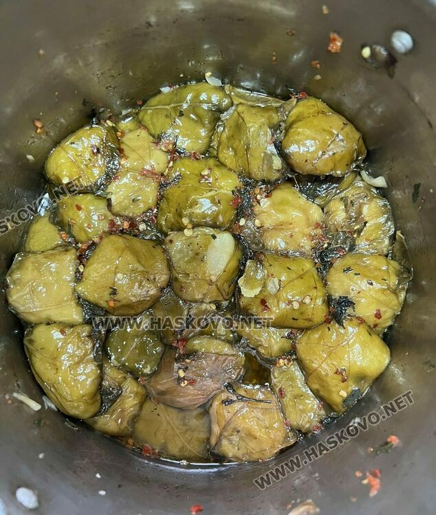 пълнени лозови сарми с тесто от с.Сърница