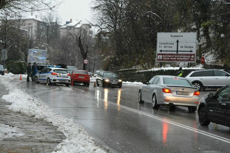 Двама души пострадаха при катастрофа на бул. "Освобождение" в Хасково