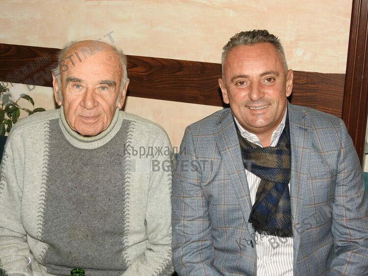 Камарата на строителите в Кърджали отчете успешна година, покани ветераните на Новогодишна вечер