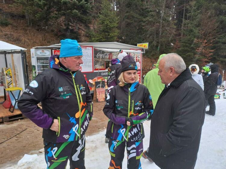 Министър Динкова от Пампорово: Ставката от 9 % ДДС остава за туроператорите до юни