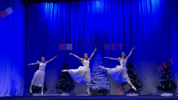 Магиите на Веселка и Сърдитка докараха сняг в Димитровград и направиха Коледата възможна