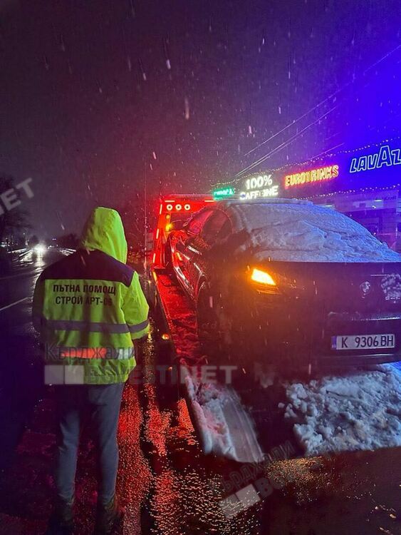   Коли закъсаха снощи по пътищата на областта,тази сутрин шосетата от републиканската пътна мрежа са почистени