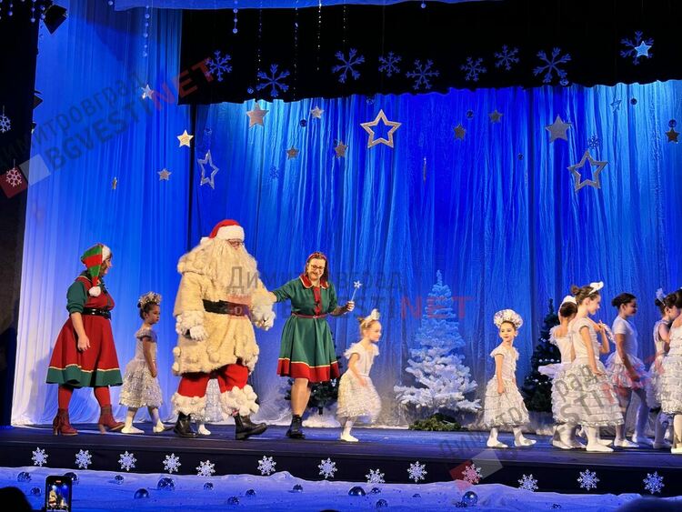 Магиите на Веселка и Сърдитка докараха сняг в Димитровград и направиха Коледата възможна