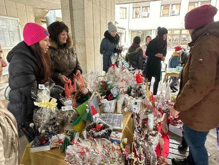 Проведе се традиционният Коледен базар в Първомай
