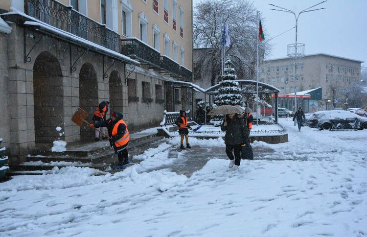 Оранжев код за обилни снеговалежи в Хасково, всички пътища са проходими при зимни условия