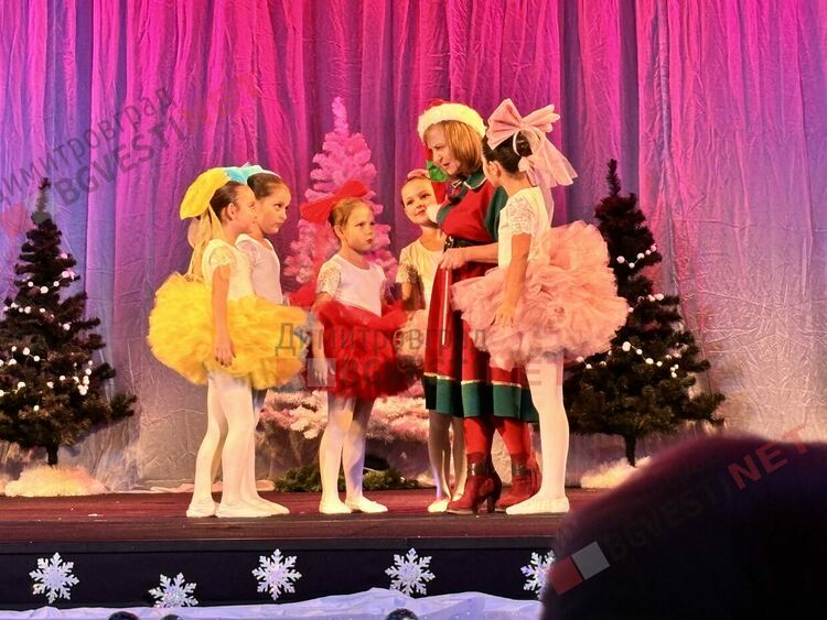 Магиите на Веселка и Сърдитка докараха сняг в Димитровград и направиха Коледата възможна