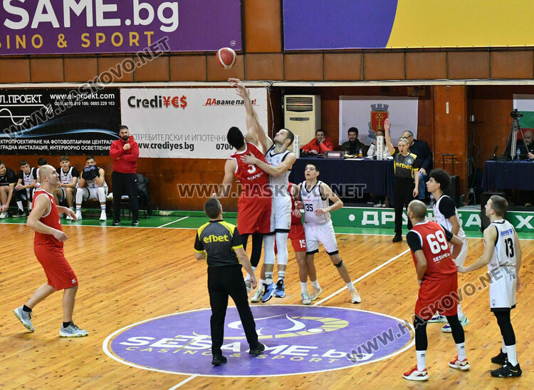 Баскетболният „Хасково“ с домакински успех над „Академик“