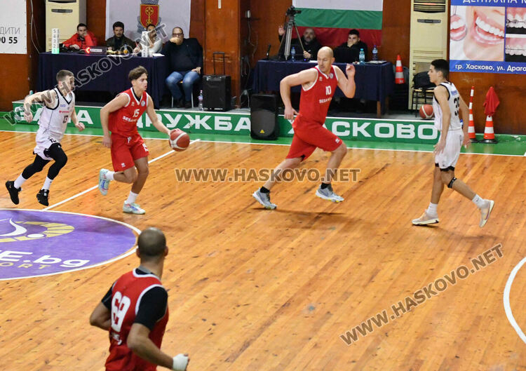 Баскетболният „Хасково“ с домакински успех над „Академик“